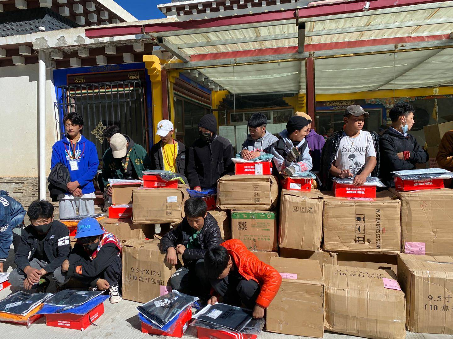 星空体育在线网站-星空（中国）公益回顾丨家国同欢月同圆 温暖满载甘孜州(图7)