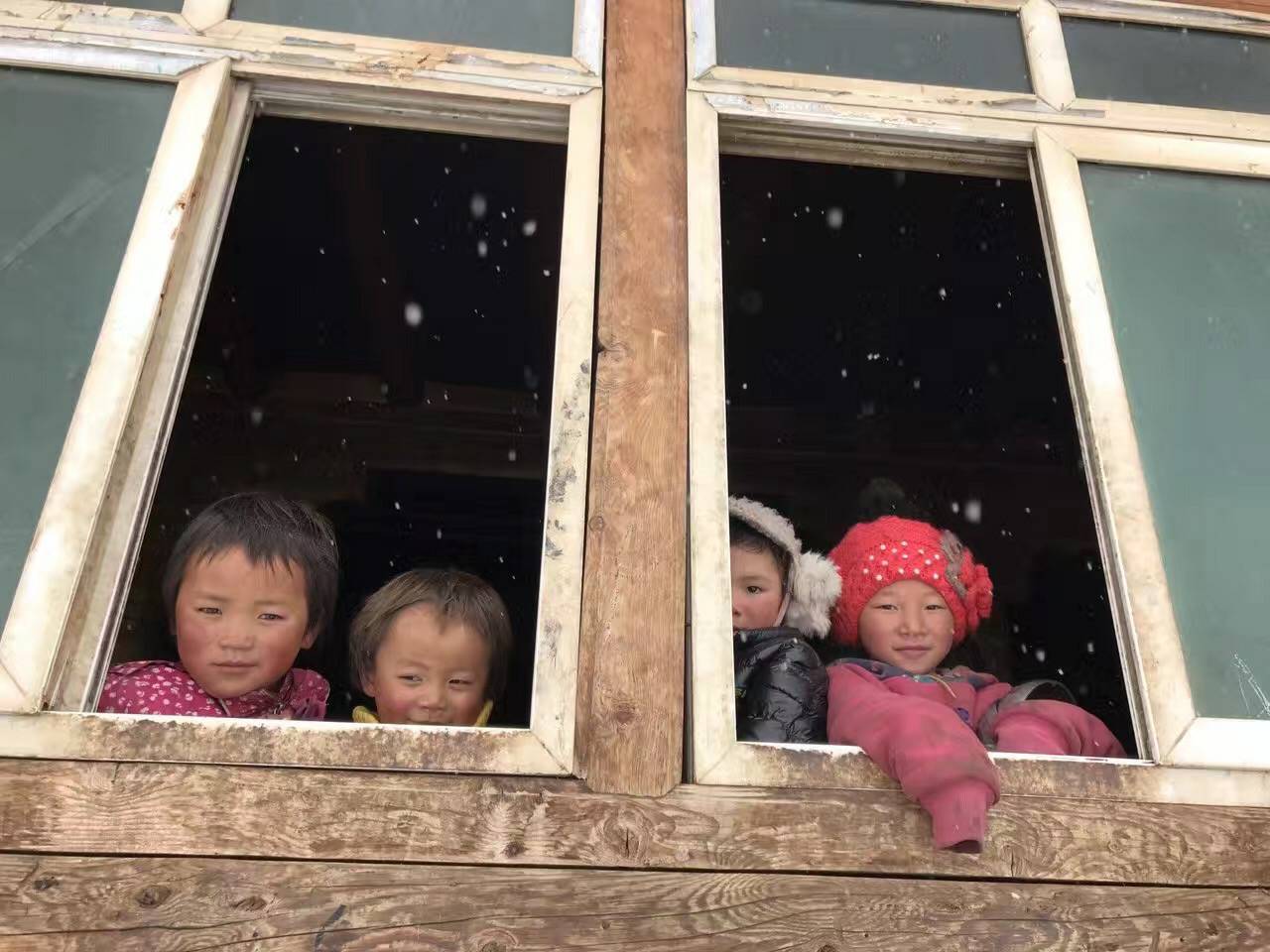 星空体育在线网站-星空（中国）公益回顾丨家国同欢月同圆 温暖满载甘孜州(图9)