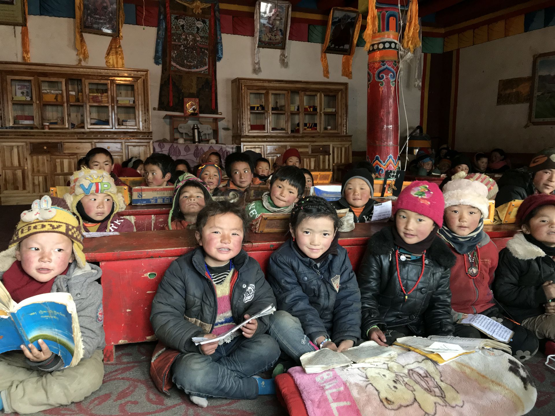 星空体育在线网站-星空（中国）公益回顾丨家国同欢月同圆 温暖满载甘孜州(图11)